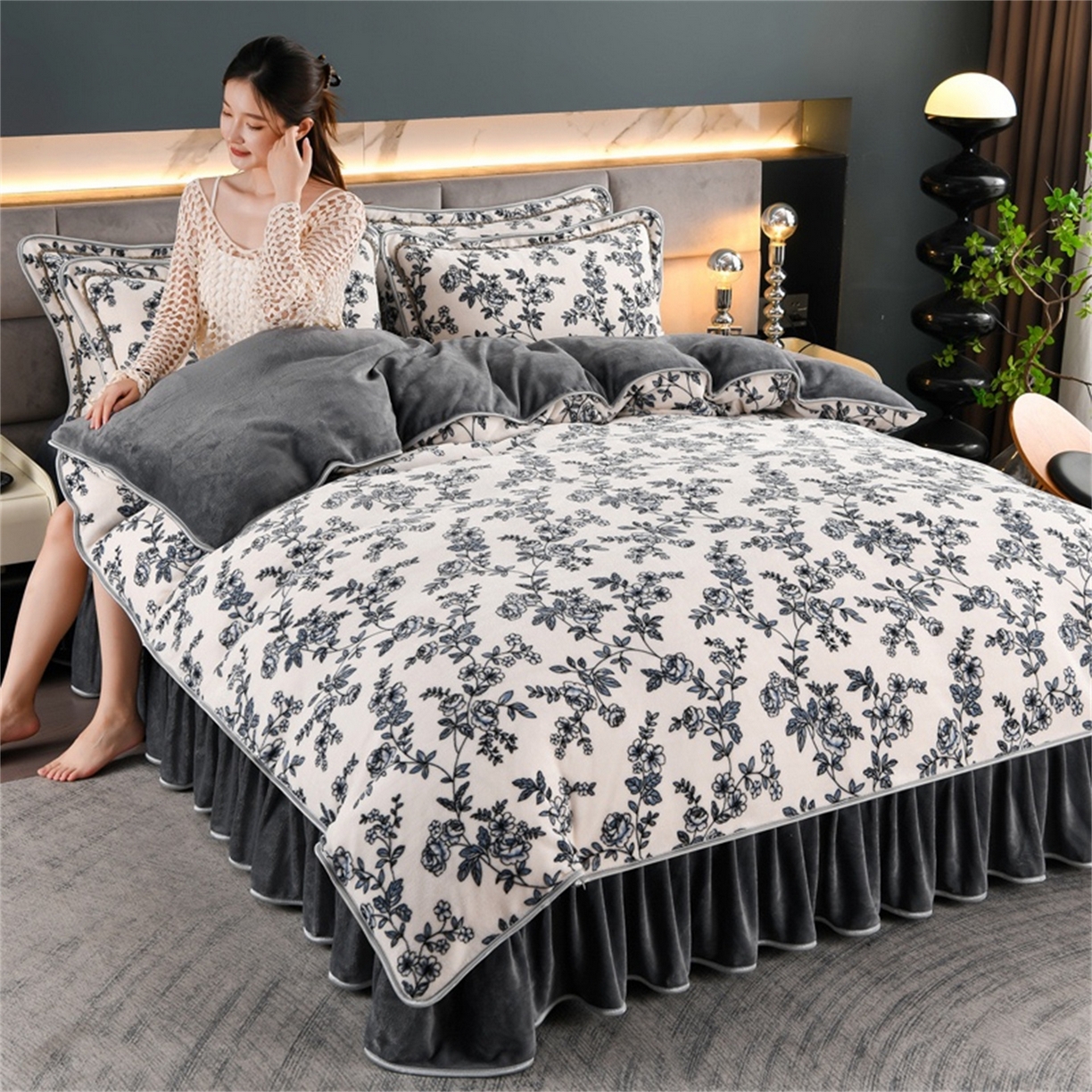 91家纺网 家纺一手货源 找家纺   玖琳家纺  2025新款220g保暖舒适牛奶绒床裙四件套 晚秋