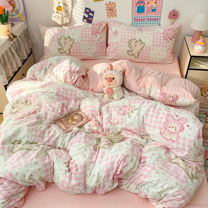 91家纺网 家纺一手货源 找家纺 梦卓家纺 2025新款超柔水洗棉印花双层纱卡通小清新四件套 奶萌小狗