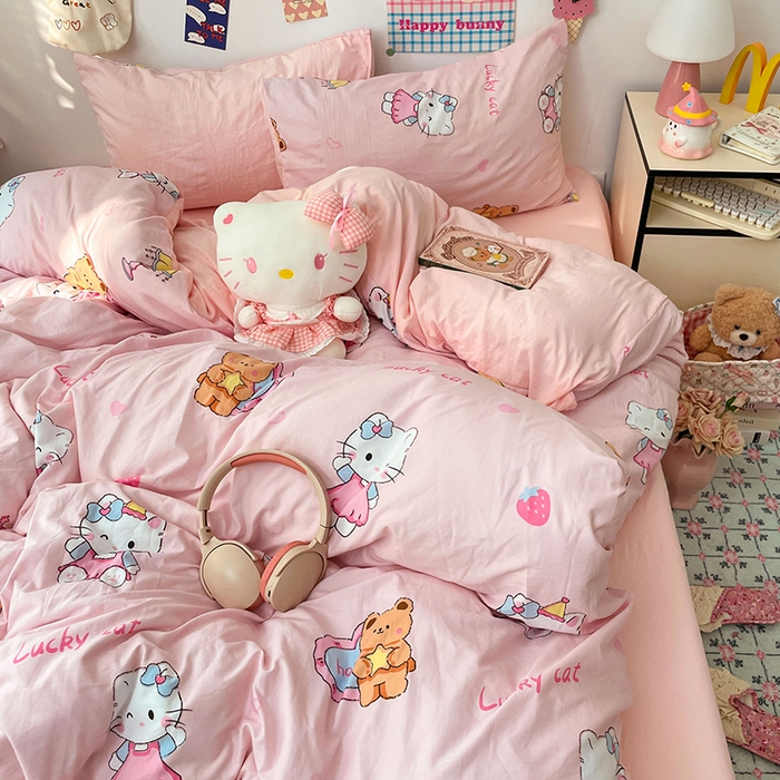 91家纺网 家纺一手货源 找家纺 梦卓家纺 2025新款超柔水洗棉印花双层纱卡通小清新四件套 草莓凯蒂