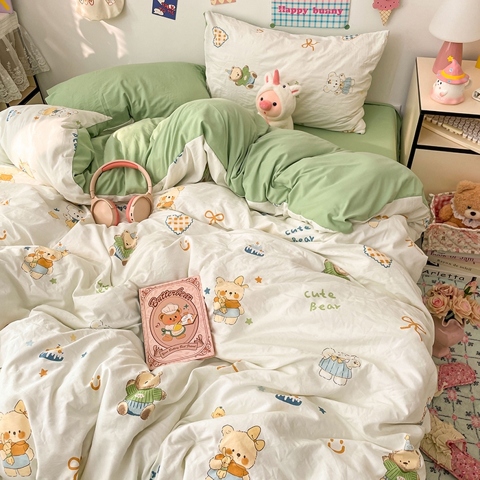 91家纺网 家纺一手货源 找家纺 梦卓家纺 2025新款超柔水洗棉印花双层纱卡通小清新四件套 黄油小奶熊