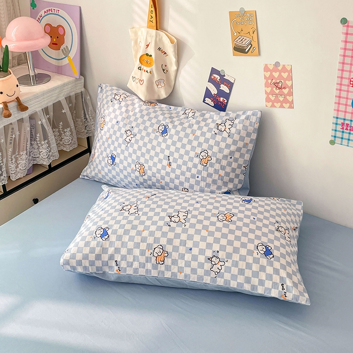 91家纺网 家纺一手货源 找家纺 梦卓家纺 2025新款超柔水洗棉印花双层纱卡通小清新四件套 蓝格汪