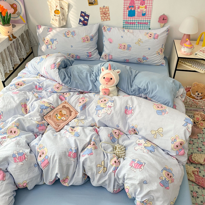 91家纺网 家纺一手货源 找家纺 梦卓家纺 2025新款超柔水洗棉印花双层纱卡通小清新四件套 木马小布