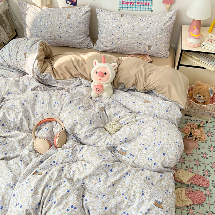 91家纺网 家纺一手货源 找家纺 梦卓家纺 2025新款超柔水洗棉印花双层纱卡通小清新四件套 碎花兔兔