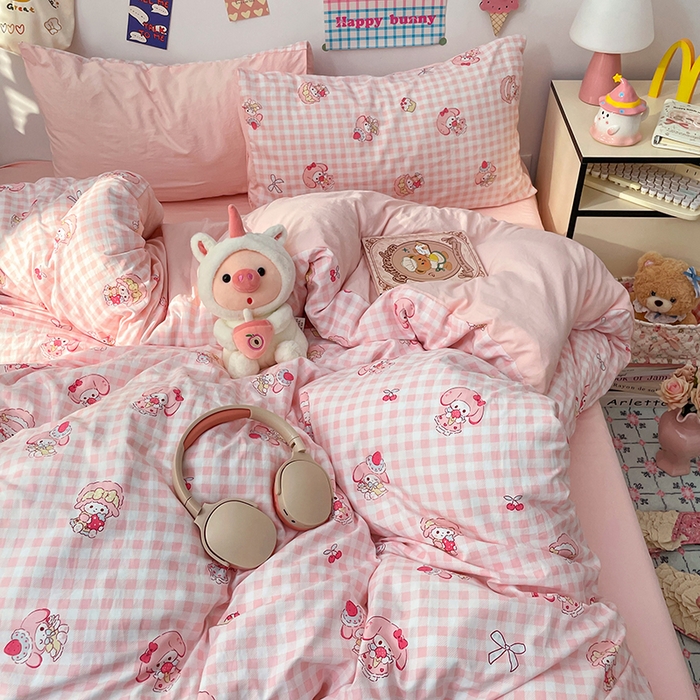 91家纺网 家纺一手货源 找家纺 梦卓家纺 2025新款超柔水洗棉印花双层纱卡通小清新四件套 甜心美乐蒂