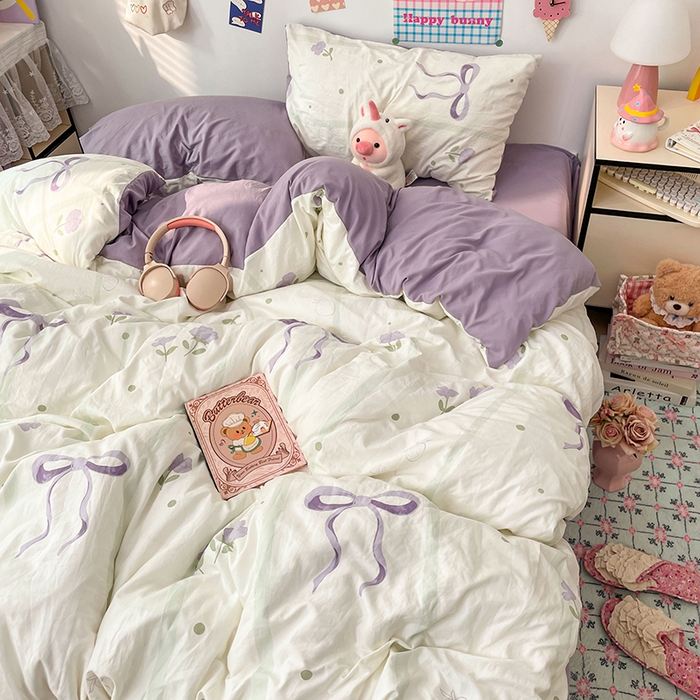 91家纺网 家纺一手货源 找家纺 梦卓家纺 2025新款超柔水洗棉印花双层纱卡通小清新四件套 紫色蝴蝶结