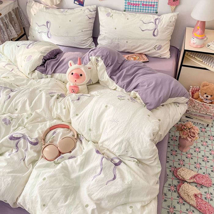 91家纺网 家纺一手货源 找家纺 梦卓家纺 2025新款超柔水洗棉印花双层纱卡通小清新四件套 紫色蝴蝶结