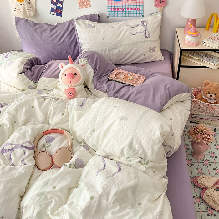 91家纺网 家纺一手货源 找家纺 梦卓家纺 2025新款超柔水洗棉印花双层纱卡通小清新四件套 紫色蝴蝶结