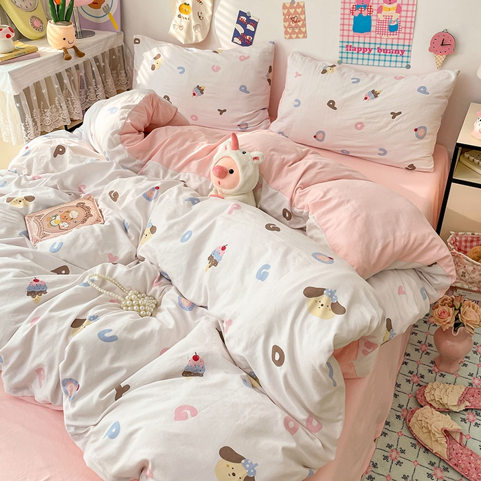 91家纺网 家纺一手货源 找家纺 梦卓家纺 2025新款超柔水洗棉印花双层纱卡通小清新四件套 字母小狗