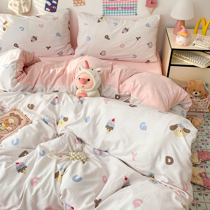 91家纺网 家纺一手货源 找家纺 梦卓家纺 2025新款超柔水洗棉印花双层纱卡通小清新四件套 字母小狗