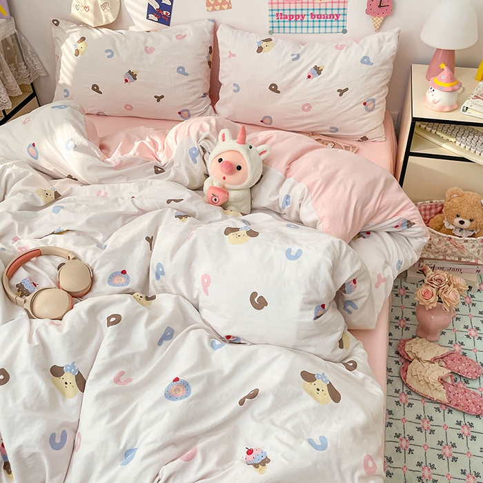 91家纺网 家纺一手货源 找家纺 梦卓家纺 2025新款超柔水洗棉印花双层纱卡通小清新四件套 字母小狗