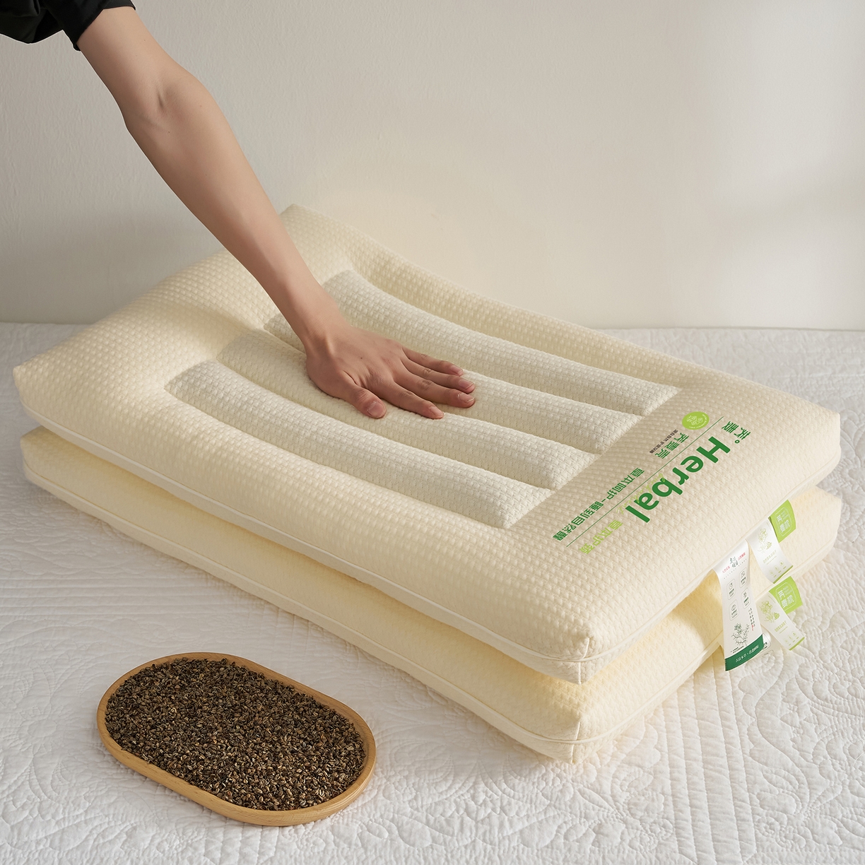 91家纺网 家纺一手货源 找家纺 乐可 2025新款草本定型枕荞麦学生枕成人枕枕头枕芯 草本定型枕单边-米