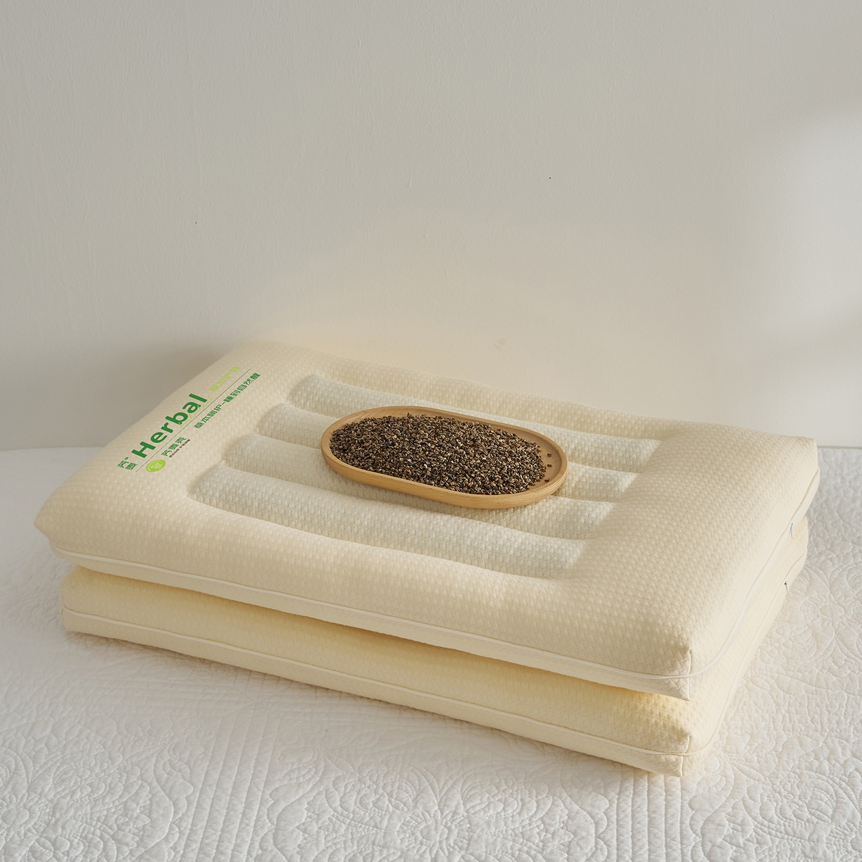 91家纺网 家纺一手货源 找家纺 乐可 2025新款草本定型枕荞麦学生枕成人枕枕头枕芯 草本定型枕单边-米