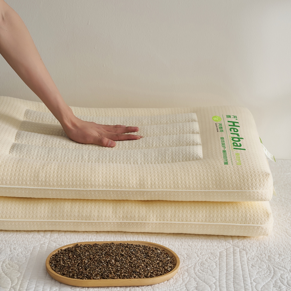 91家纺网 家纺一手货源 找家纺 乐可 2025新款草本定型枕荞麦学生枕成人枕枕头枕芯 草本定型枕单边-米