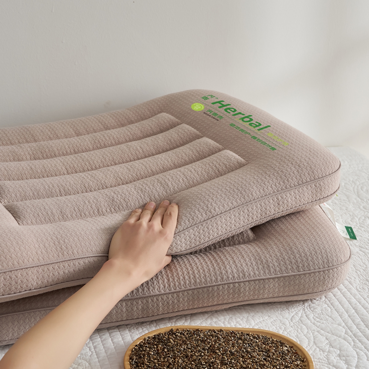 91家纺网 家纺一手货源 找家纺 乐可 2025新款草本定型枕荞麦学生枕成人枕枕头枕芯 草本定型枕立体-咖