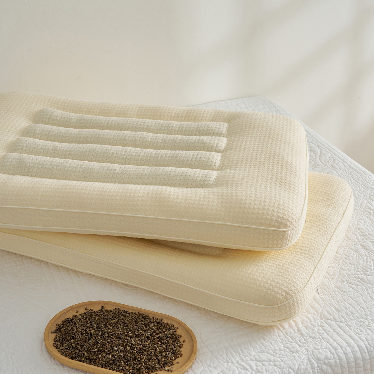 91家纺网 家纺一手货源 找家纺 乐可 2025新款草本定型枕荞麦学生枕成人枕枕头枕芯 草本定型枕立体-米