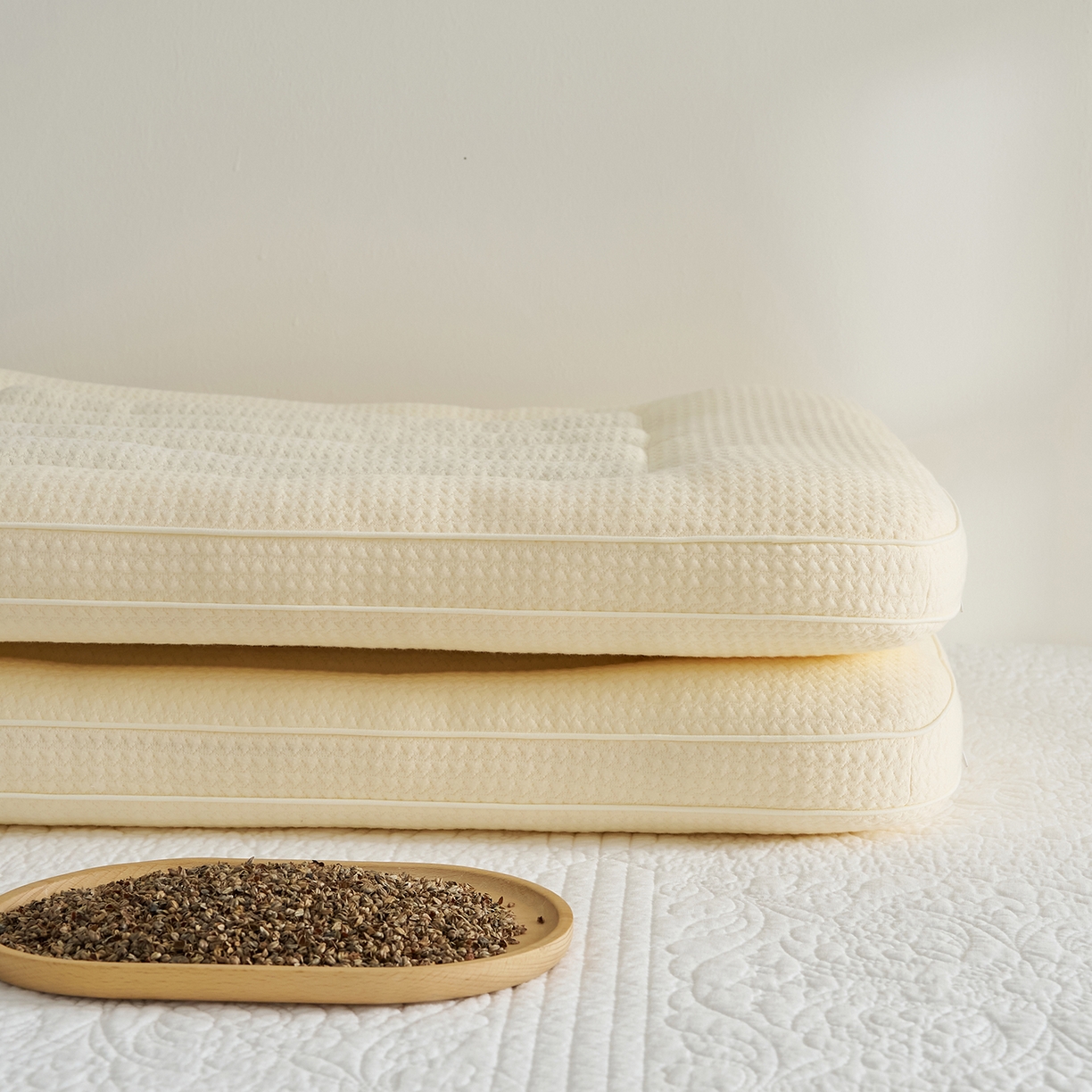 91家纺网 家纺一手货源 找家纺 乐可 2025新款草本定型枕荞麦学生枕成人枕枕头枕芯 草本定型枕立体-米