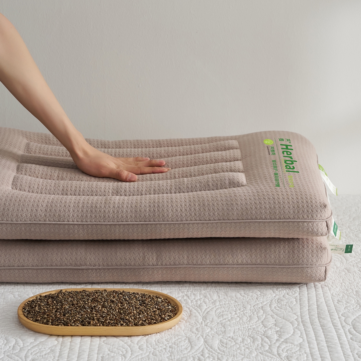 91家纺网 家纺一手货源 找家纺 乐可 2025新款草本定型枕荞麦学生枕成人枕枕头枕芯 草本定型枕单边-咖