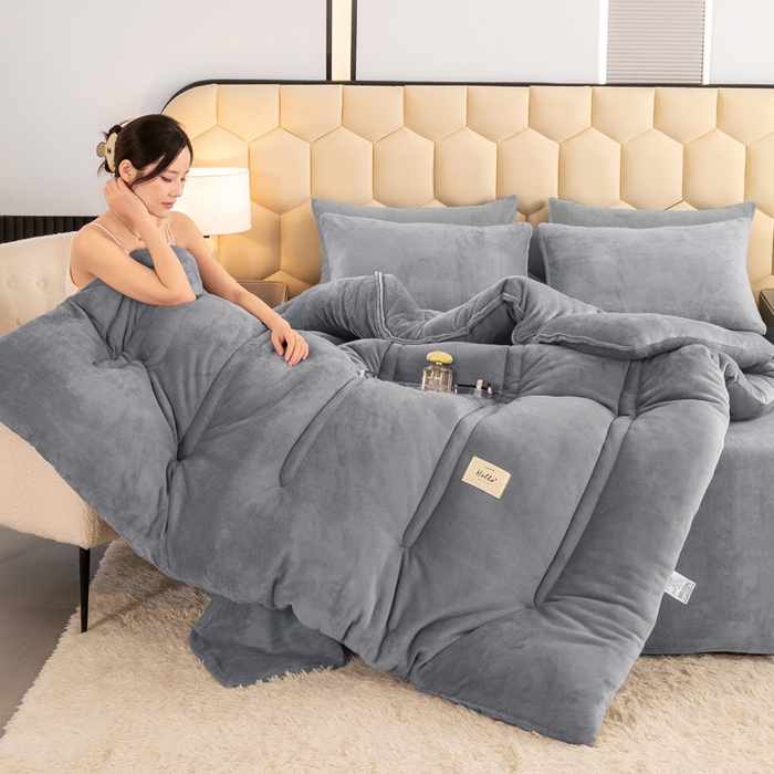 91家纺网 家纺一手货源 找家纺 汇总2025秋冬新款双面牛奶绒被子羊羔绒被子保暖加厚冬被春秋被芯被子冬被跨境外贸