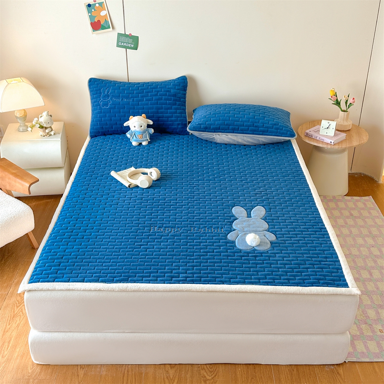 恋绒家纺 2025新款贴布绣牛奶绒床褥床垫 Q萌小兔-湛蓝