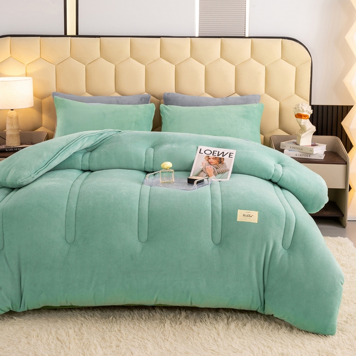 91家纺网 家纺一手货源 找家纺 恋之巢 2024新款牛奶绒羊羔绒冬被 双面牛奶绒  果绿竖条