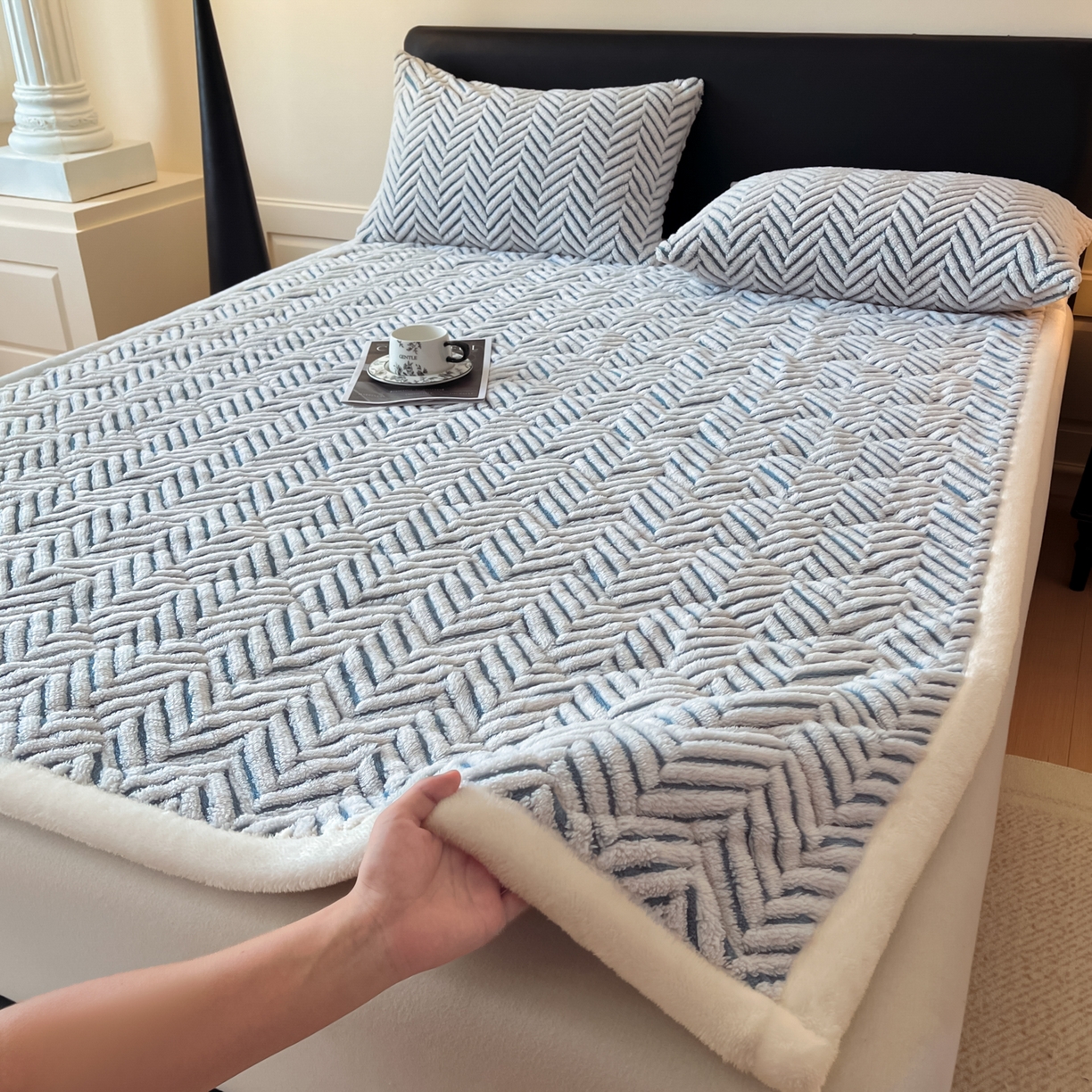 91家纺网 家纺一手货源 找家纺 （总）可恩欣 2025新款舒棉绒提花床垫床护垫-莫尼