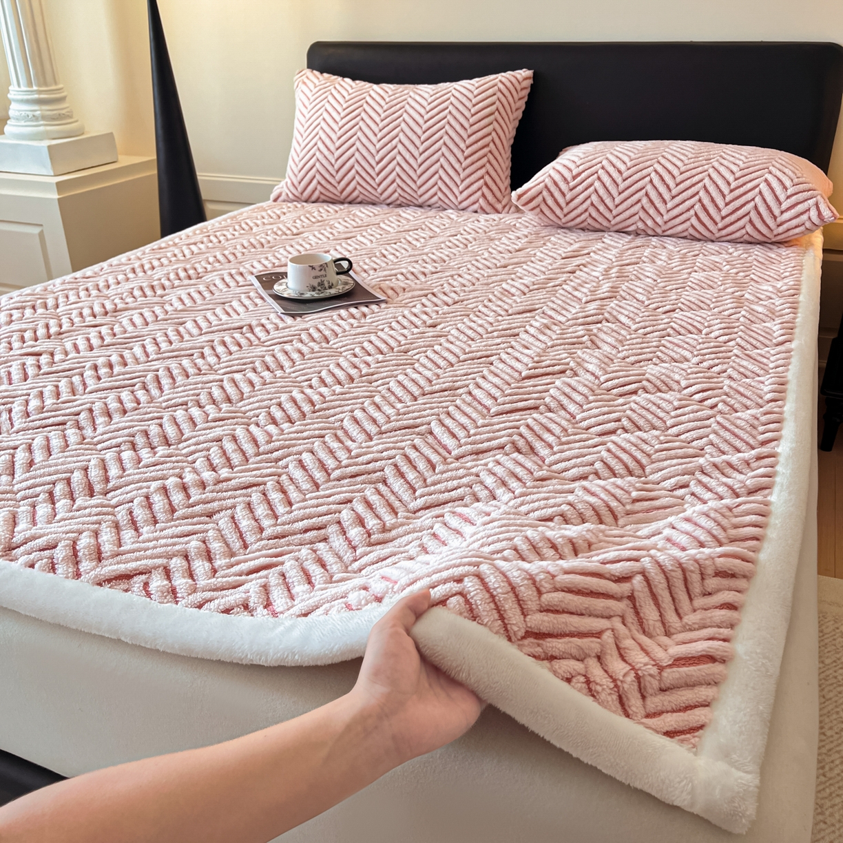 91家纺网 家纺一手货源 找家纺 （总）可恩欣 2025新款舒棉绒提花床垫床护垫-莫尼