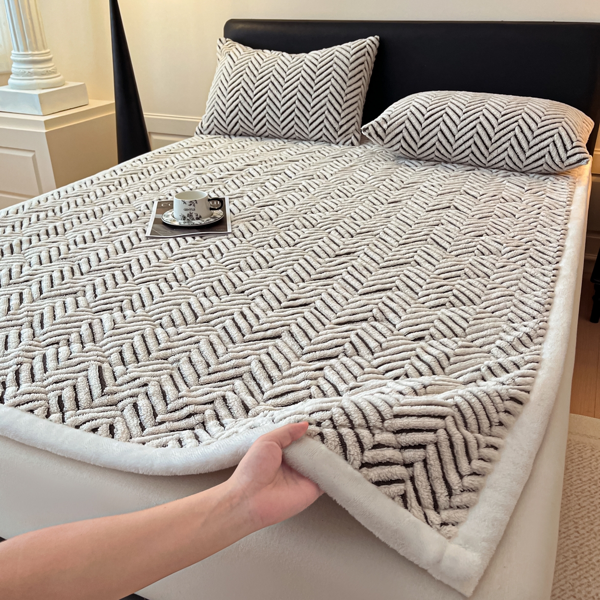 91家纺网 家纺一手货源 找家纺 （总）可恩欣 2025新款舒棉绒提花床垫床护垫-莫尼