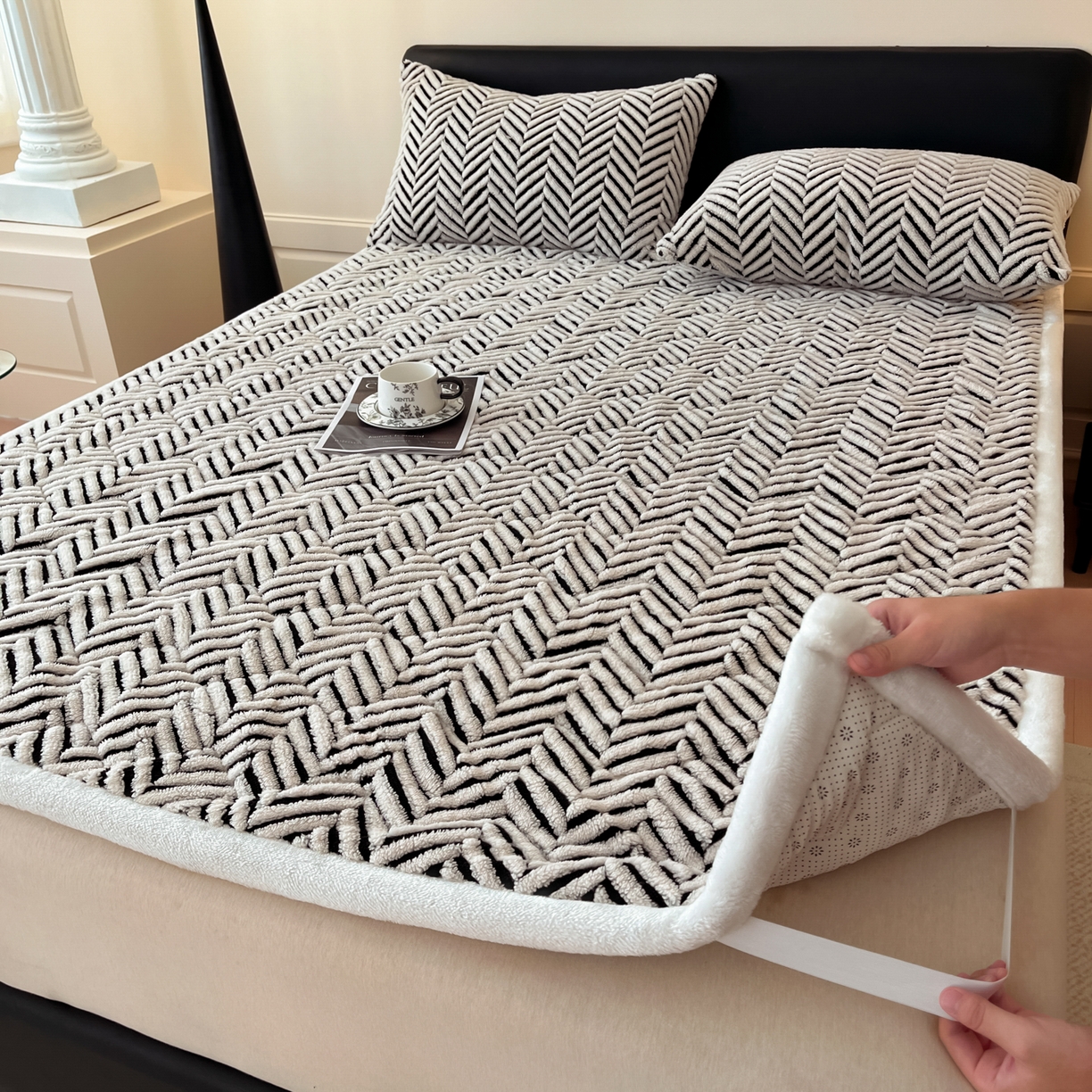 91家纺网 家纺一手货源 找家纺 （总）可恩欣 2025新款舒棉绒提花床垫床护垫-莫尼