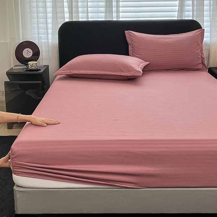 91家纺网 家纺一手货源 找家纺 恬澳家纺 2025新款简约磨毛压花床笠外贸跨境电商亚马逊速卖通单床笠三件套欧美尺寸多多跨境平台TEMU SHEIN 条纹-粉