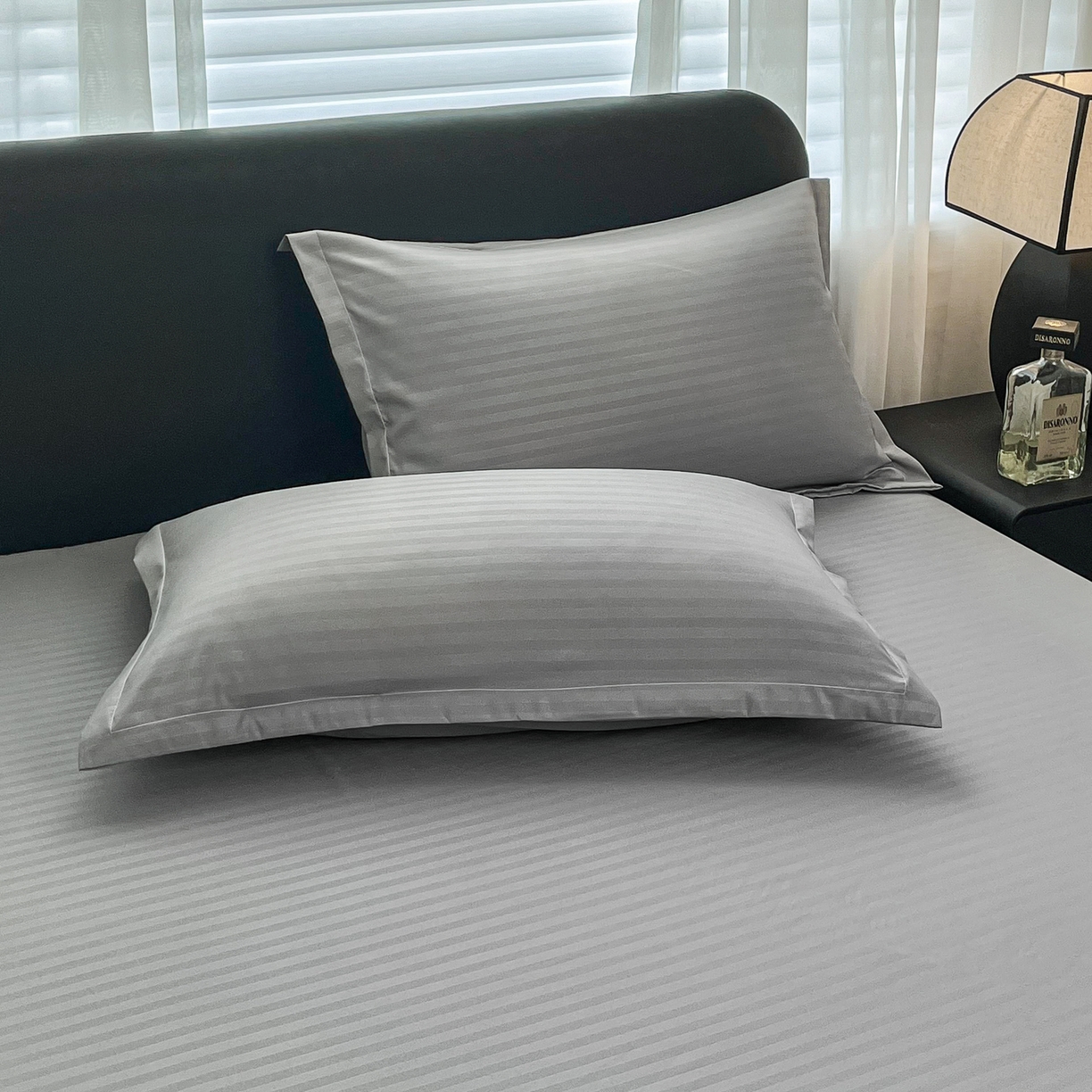 91家纺网 家纺一手货源 找家纺 恬澳家纺 2025新款简约磨毛压花床笠外贸跨境电商亚马逊速卖通单床笠三件套欧美尺寸多多跨境平台TEMU SHEIN 条纹-浅灰