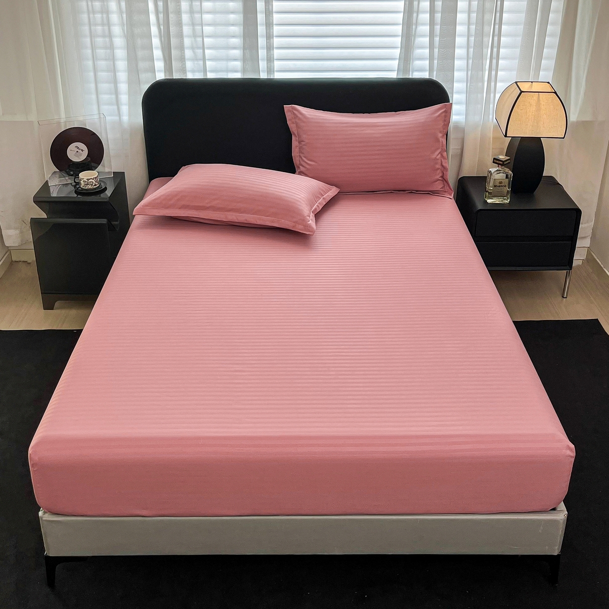 91家纺网 家纺一手货源 找家纺 恬澳家纺 2025新款简约磨毛压花床笠外贸跨境电商亚马逊速卖通单床笠三件套欧美尺寸多多跨境平台TEMU SHEIN 条纹-粉