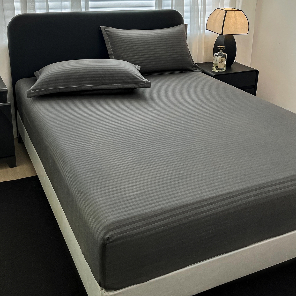 91家纺网 家纺一手货源 找家纺 恬澳家纺 2025新款简约磨毛压花床笠外贸跨境电商亚马逊速卖通单床笠三件套欧美尺寸多多跨境平台TEMU SHEIN 条纹-深灰