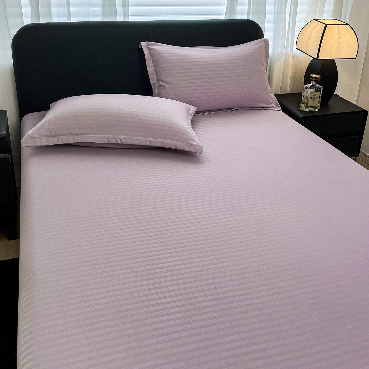 91家纺网 家纺一手货源 找家纺 恬澳家纺 2025新款简约磨毛压花床笠外贸跨境电商亚马逊速卖通单床笠三件套欧美尺寸多多跨境平台TEMU SHEIN 条纹-紫