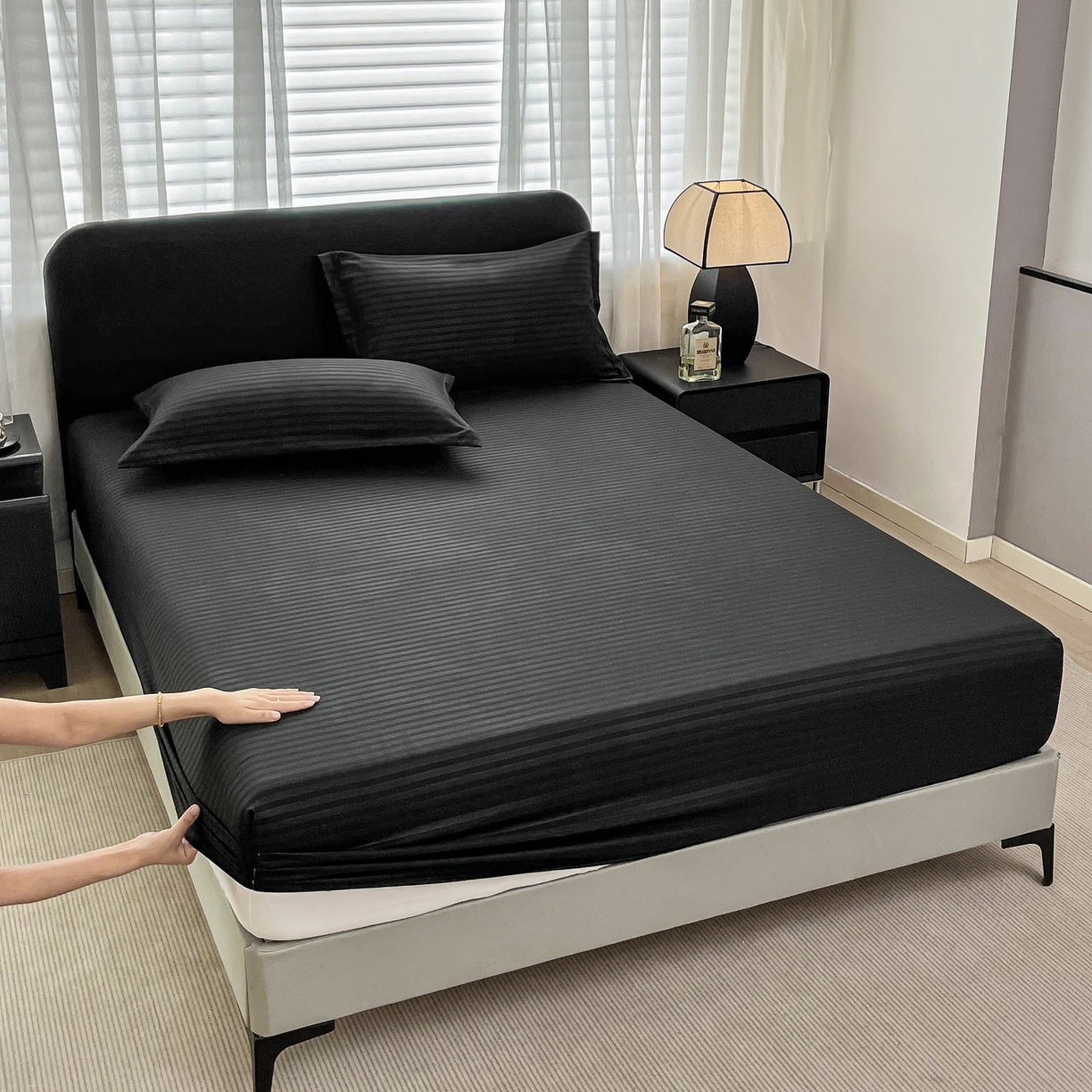 91家纺网 家纺一手货源 找家纺 恬澳家纺 2025新款简约磨毛压花床笠外贸跨境电商亚马逊速卖通单床笠三件套欧美尺寸多多跨境平台TEMU SHEIN 条纹-黑