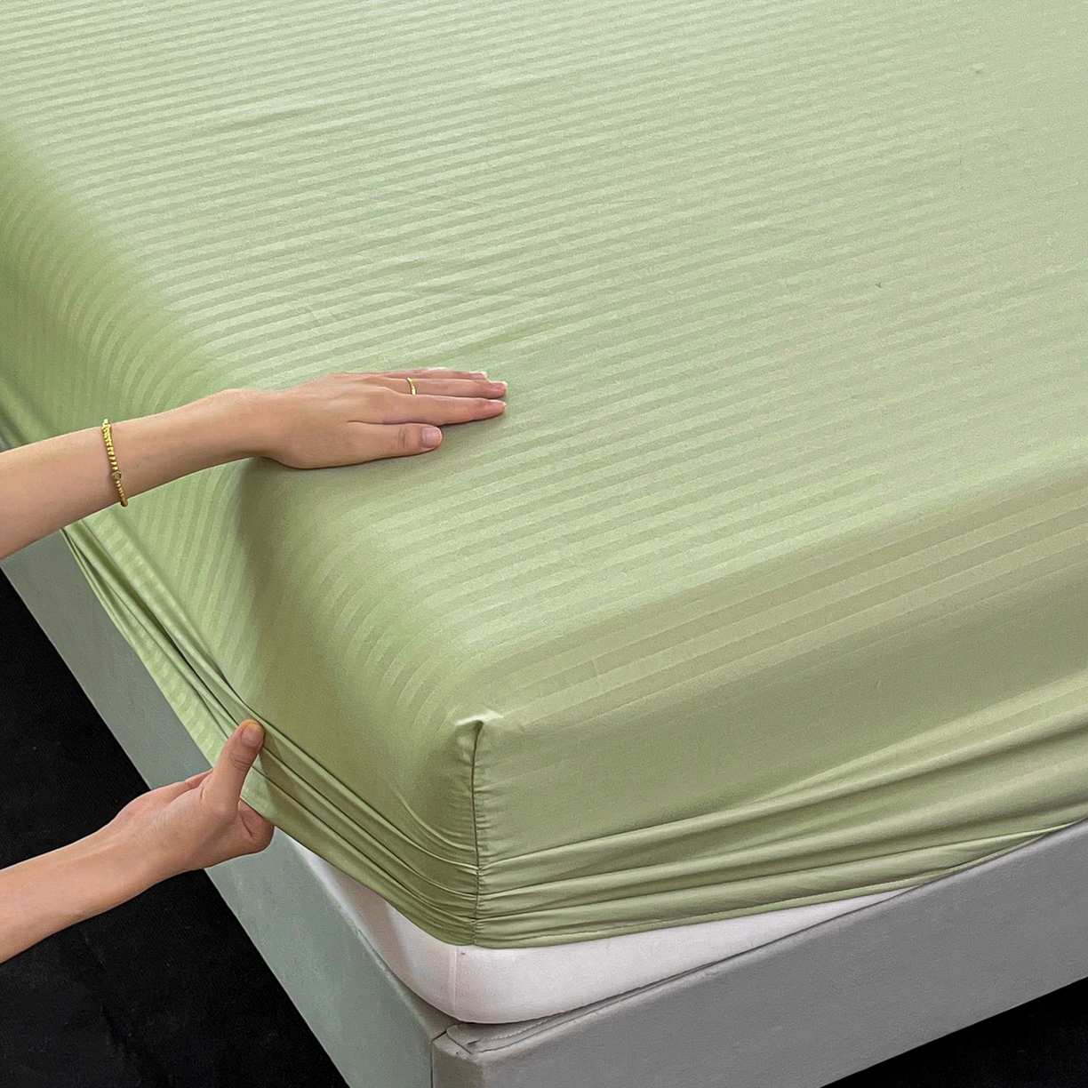 91家纺网 家纺一手货源 找家纺 恬澳家纺 2025新款简约磨毛压花床笠外贸跨境电商亚马逊速卖通单床笠三件套欧美尺寸多多跨境平台TEMU SHEIN 条纹-绿