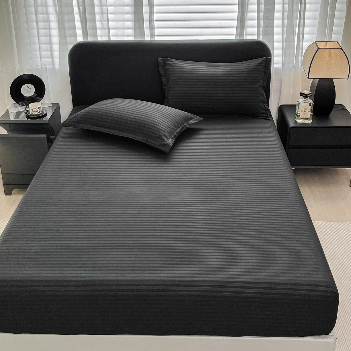 91家纺网 家纺一手货源 找家纺 恬澳家纺 2025新款简约磨毛压花床笠外贸跨境电商亚马逊速卖通单床笠三件套欧美尺寸多多跨境平台TEMU SHEIN 条纹-黑