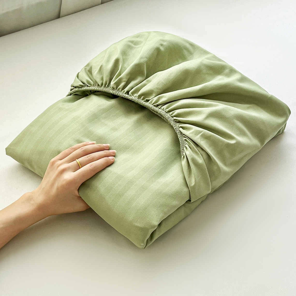 91家纺网 家纺一手货源 找家纺 恬澳家纺 2025新款简约磨毛压花床笠外贸跨境电商亚马逊速卖通单床笠三件套欧美尺寸多多跨境平台TEMU SHEIN 条纹-绿