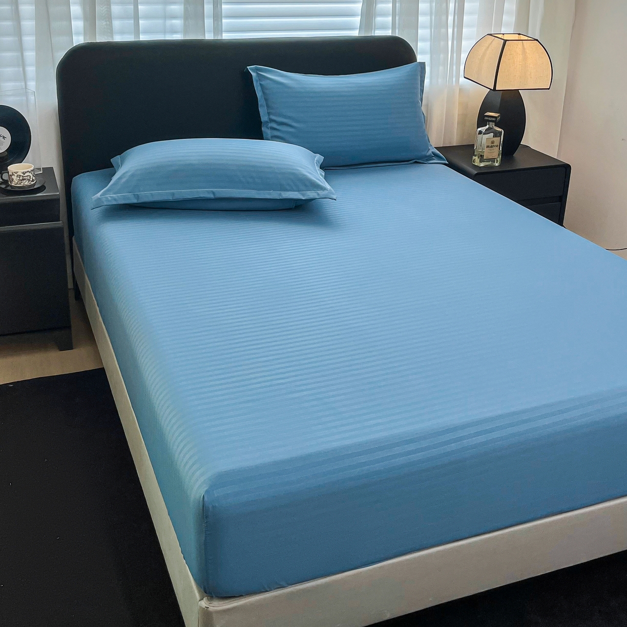 91家纺网 家纺一手货源 找家纺 恬澳家纺 2025新款简约磨毛压花床笠外贸跨境电商亚马逊速卖通单床笠三件套欧美尺寸多多跨境平台TEMU SHEIN 条纹-蓝