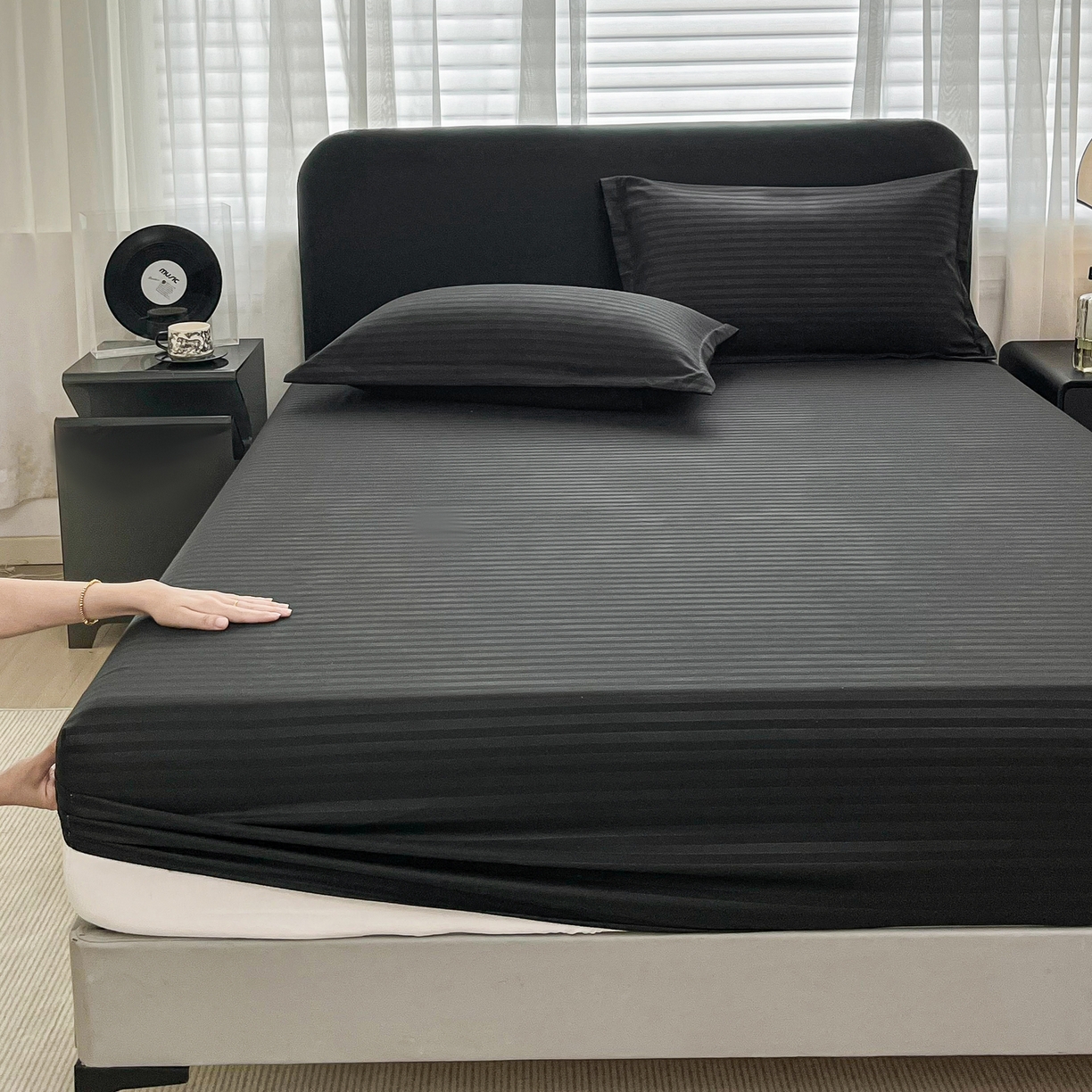 91家纺网 家纺一手货源 找家纺 恬澳家纺 2025新款简约磨毛压花床笠外贸跨境电商亚马逊速卖通单床笠三件套欧美尺寸多多跨境平台TEMU SHEIN 条纹-黑