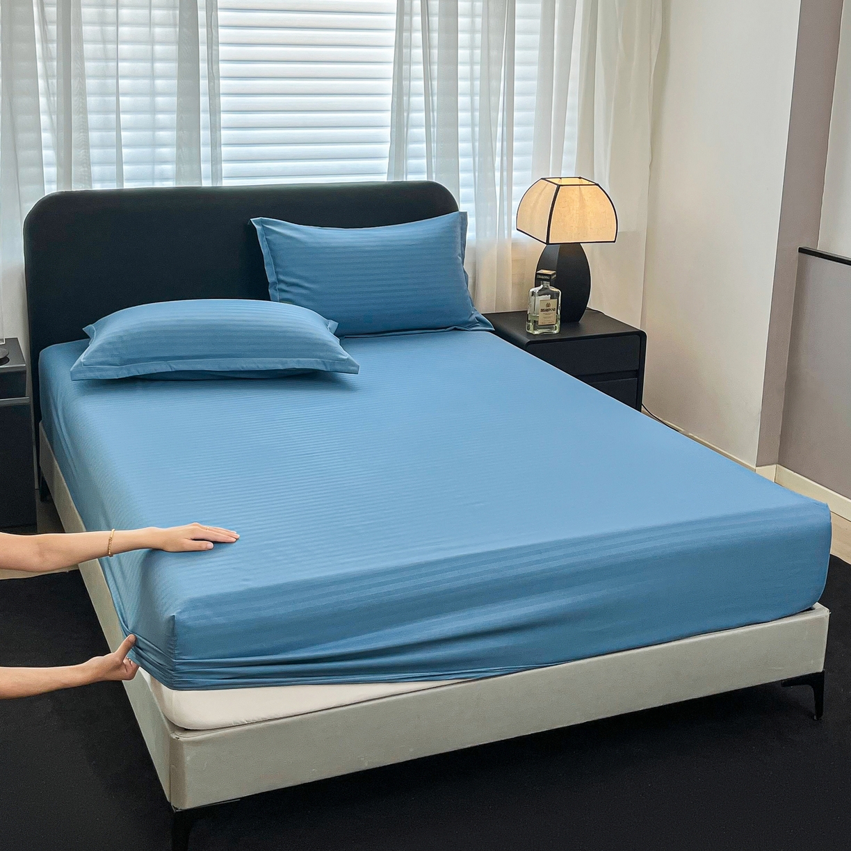 91家纺网 家纺一手货源 找家纺 恬澳家纺 2025新款简约磨毛压花床笠外贸跨境电商亚马逊速卖通单床笠三件套欧美尺寸多多跨境平台TEMU SHEIN 条纹-蓝