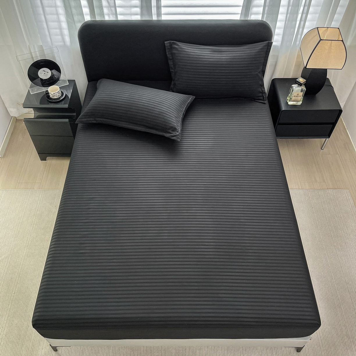 91家纺网 家纺一手货源 找家纺 恬澳家纺 2025新款简约磨毛压花床笠外贸跨境电商亚马逊速卖通单床笠三件套欧美尺寸多多跨境平台TEMU SHEIN 条纹-黑