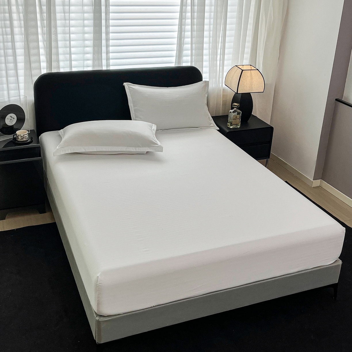 91家纺网 家纺一手货源 找家纺 恬澳家纺 2025新款简约磨毛压花床笠外贸跨境电商亚马逊速卖通单床笠三件套欧美尺寸多多跨境平台TEMU SHEIN 条纹-白