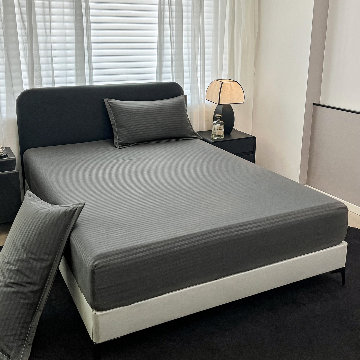 91家纺网 家纺一手货源 找家纺 恬澳家纺 2025新款简约磨毛压花床笠外贸跨境电商亚马逊速卖通单床笠三件套欧美尺寸多多跨境平台TEMU SHEIN 条纹-深灰