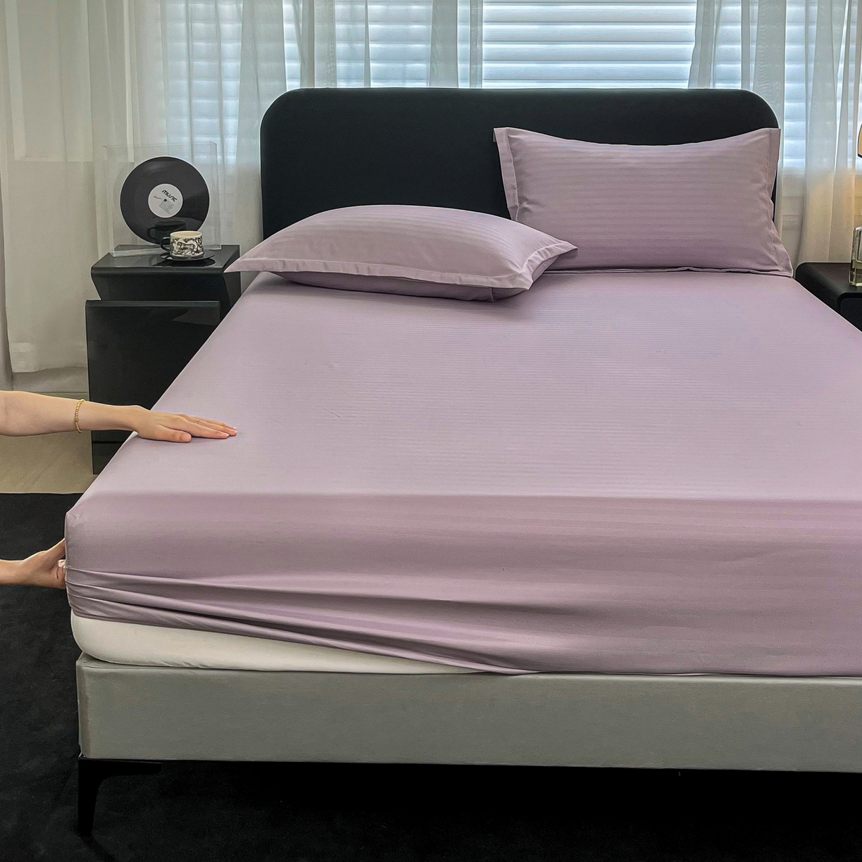 91家纺网 家纺一手货源 找家纺 恬澳家纺 2025新款简约磨毛压花床笠外贸跨境电商亚马逊速卖通单床笠三件套欧美尺寸多多跨境平台TEMU SHEIN 条纹-紫