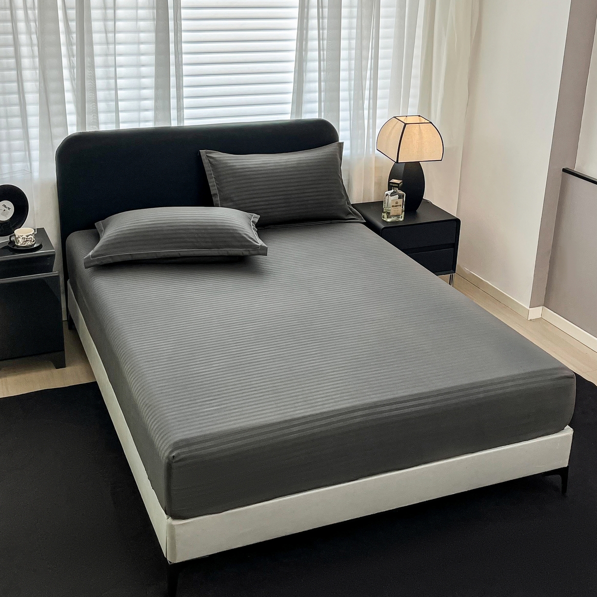 91家纺网 家纺一手货源 找家纺 恬澳家纺 2025新款简约磨毛压花床笠外贸跨境电商亚马逊速卖通单床笠三件套欧美尺寸多多跨境平台TEMU SHEIN 条纹-深灰