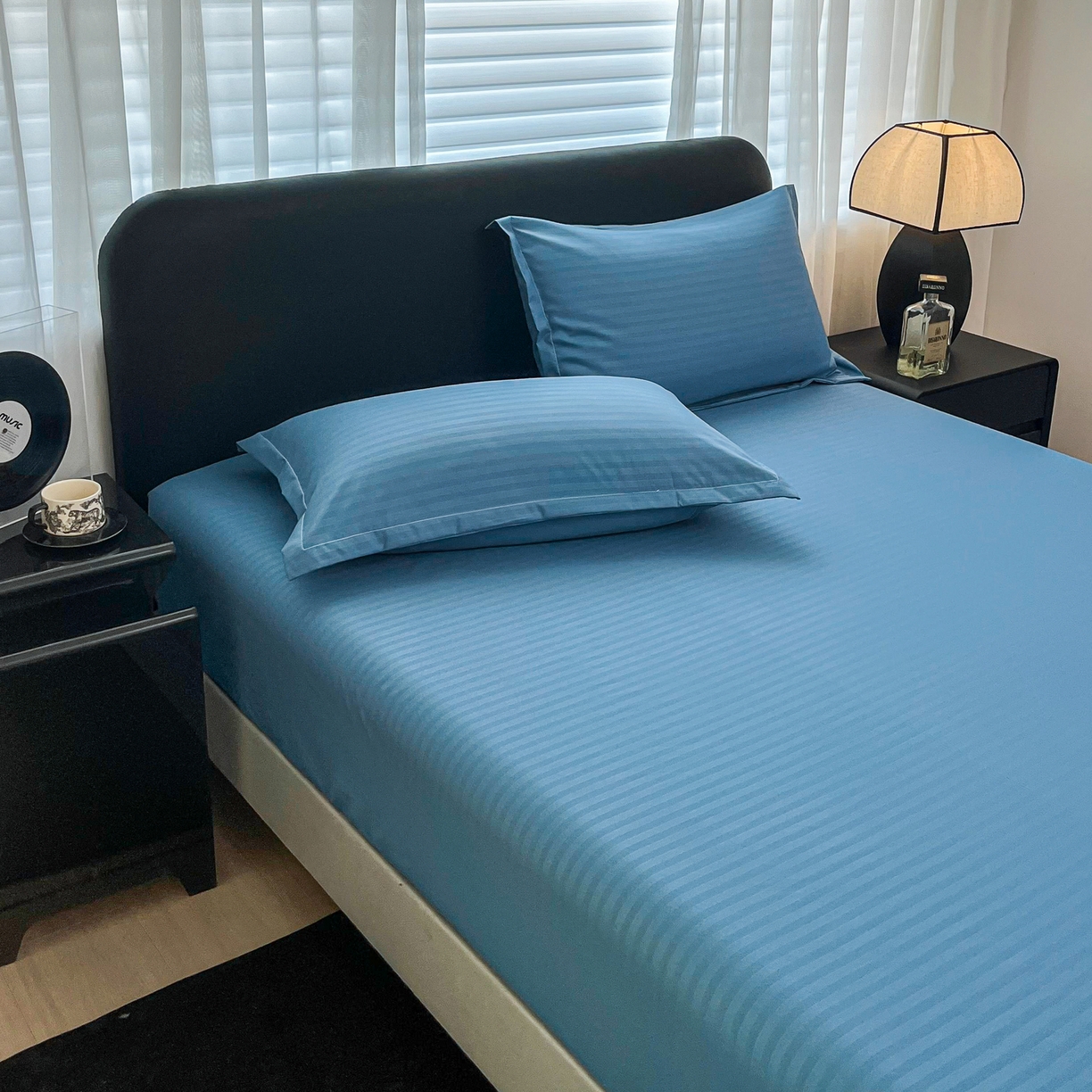 91家纺网 家纺一手货源 找家纺 恬澳家纺 2025新款简约磨毛压花床笠外贸跨境电商亚马逊速卖通单床笠三件套欧美尺寸多多跨境平台TEMU SHEIN 条纹-蓝