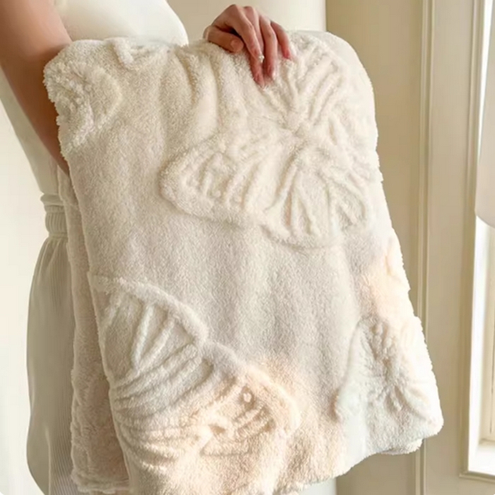 91家纺网 家纺一手货源 找家纺 喜歌家居 2025新款蝴蝶提花毯 米白色