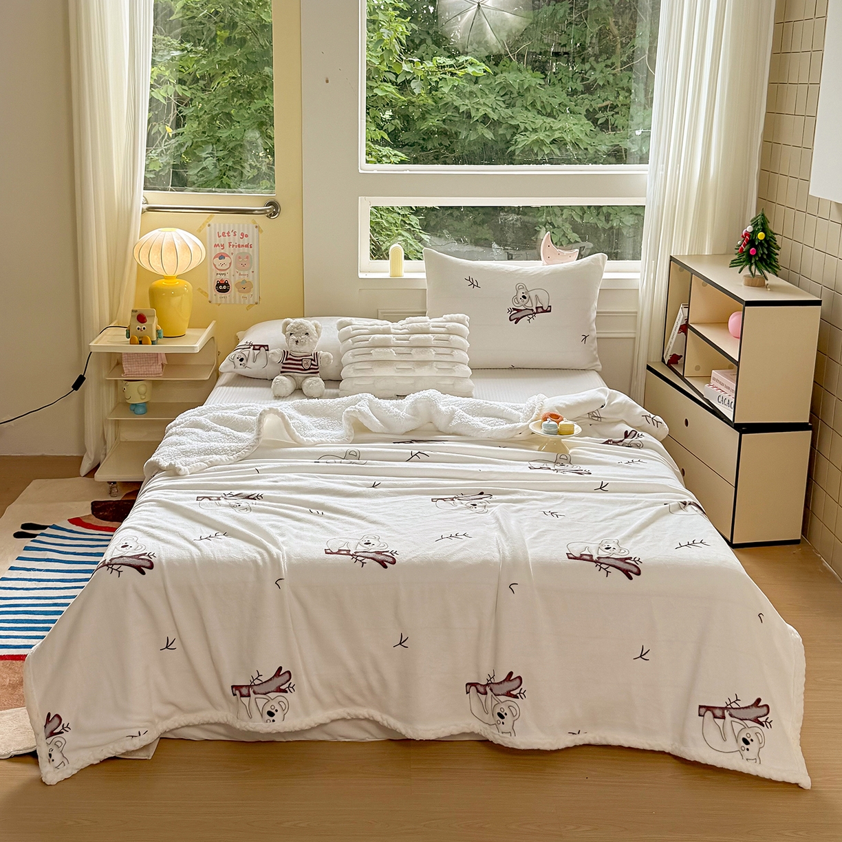 91家纺网 家纺一手货源 找家纺 喜歌家居 2025新款玉源考拉牛奶绒包边双层毯 玉源考拉米白