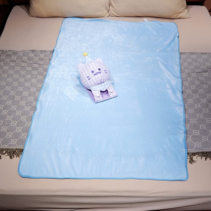 91家纺网 家纺一手货源 找家纺 仟亿莱 2025新款带帽方巾喵立体卷毯 卷卷紫格喵