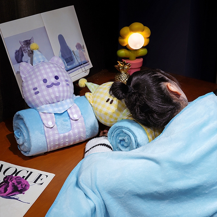 91家纺网 家纺一手货源 找家纺 仟亿莱 2025新款带帽方巾喵立体卷毯 卷卷紫格喵